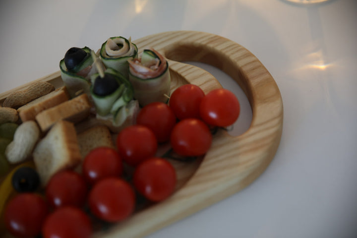 wood-serving-board–durable-and-stylish-kitchen-essential