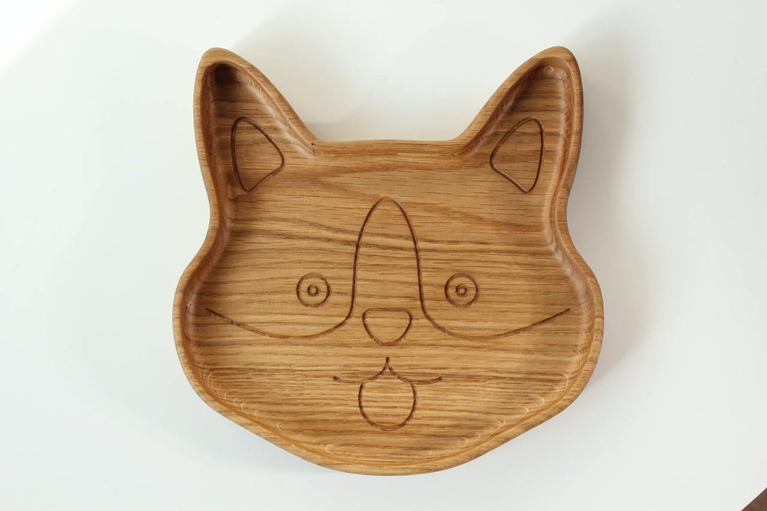Charming-wooden-kids-dish-for-mealtime-fun