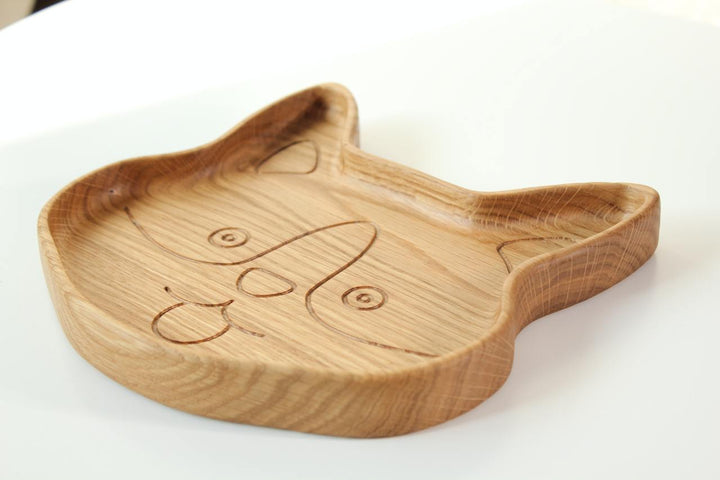 Charming-wooden-kids-dish-for-mealtime-fun