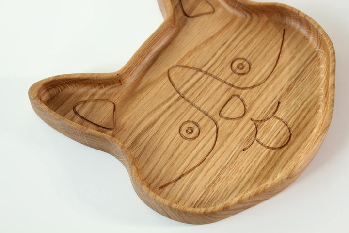 Charming-wooden-kids-dish-for-mealtime-fun