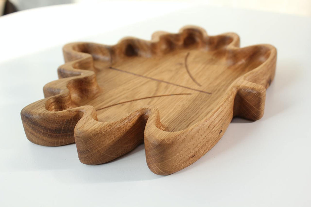 Minimalist-wooden-baby-plate-and-utensils