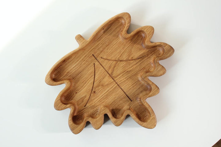 Minimalist-wooden-baby-plate-and-utensils