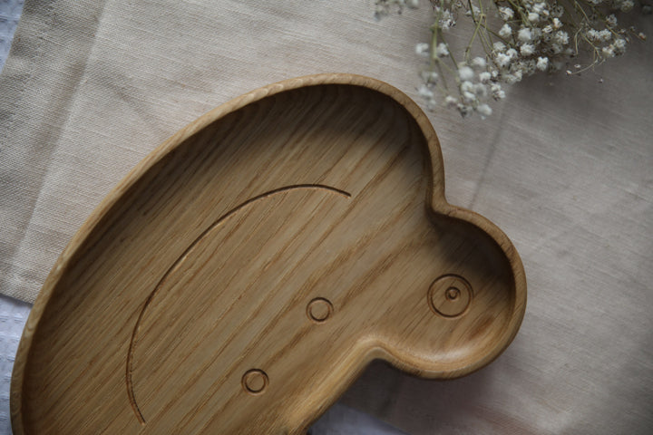 Wooden-baby-plate-eco-friendly-tableware-for-little-ones