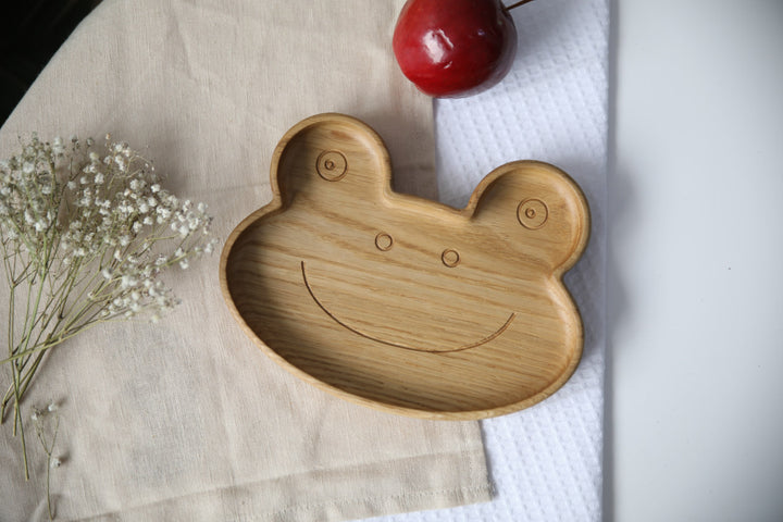 Wooden-baby-plate-eco-friendly-tableware-for-little-ones
