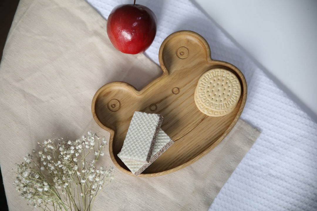 Wooden-baby-plate-eco-friendly-tableware-for-little-ones