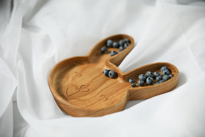 Wooden-baby-plate-eco-friendly-tableware-for-little-ones
