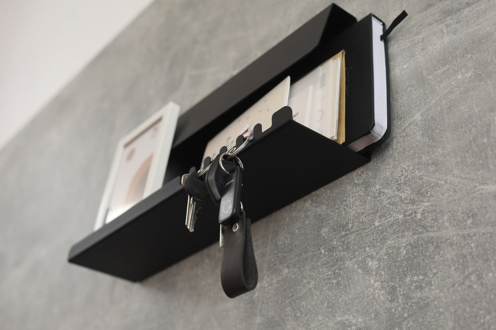Keeping-your-keys-organized-and-easily-accessible-for-entryways-offices-or-small-apartments