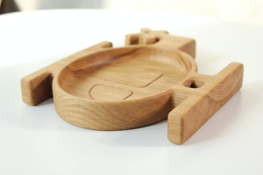 Minimalist-wooden-baby-plate-for-your-baby
