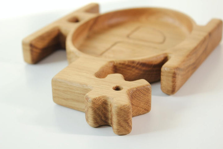 Minimalist-wooden-baby-plate-for-your-baby