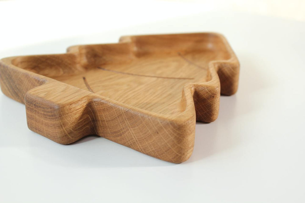 Durable-wooden-plate-perfect-for-little-hands