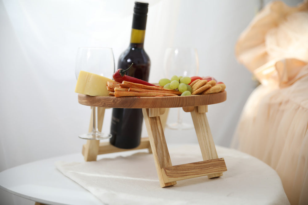 Foldable-wooden-table-for-wine-lovers