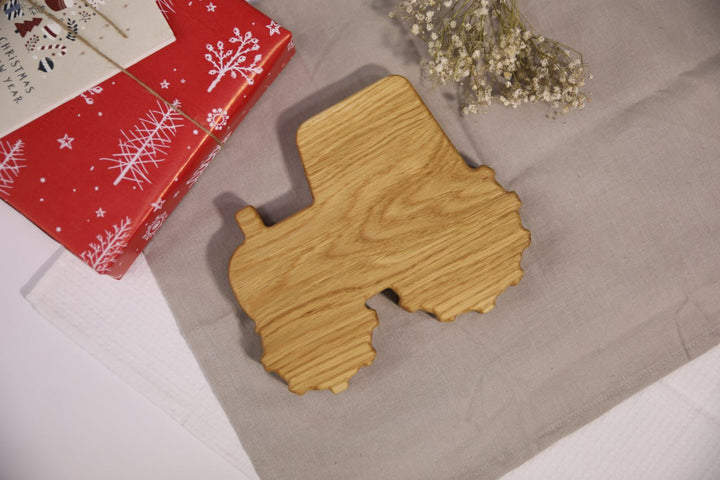 Durable-wooden-tableware-perfect-for-little-hands