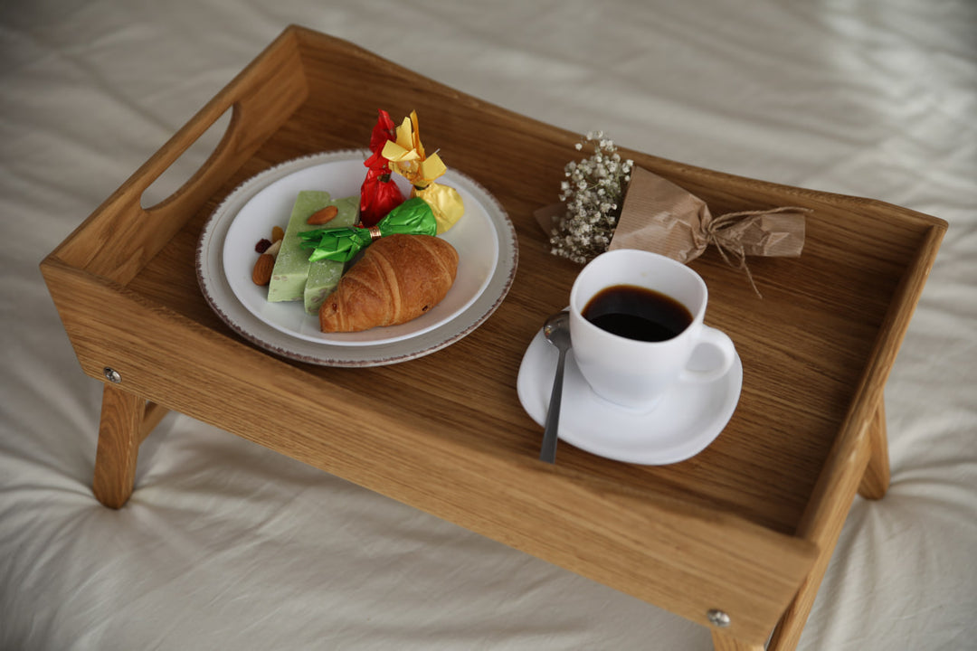 Foldable-wooden-breakfast-tray-with-handles-and-sturdy-legs