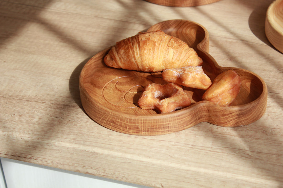 Wooden-toddler-plate-natural-and-comfortable