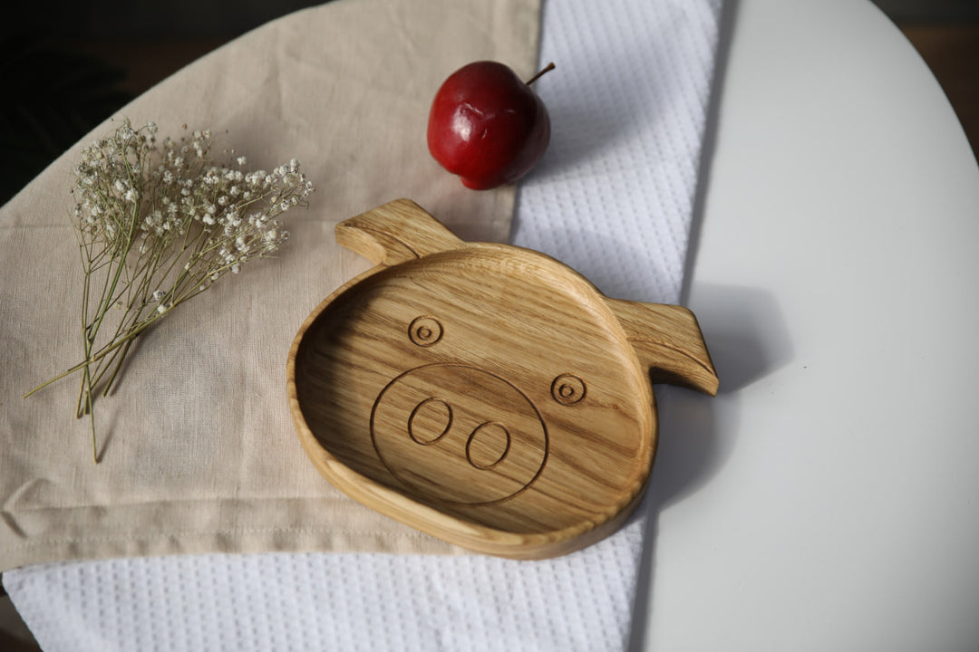 Cute-and-functional-wooden-plate-for-children