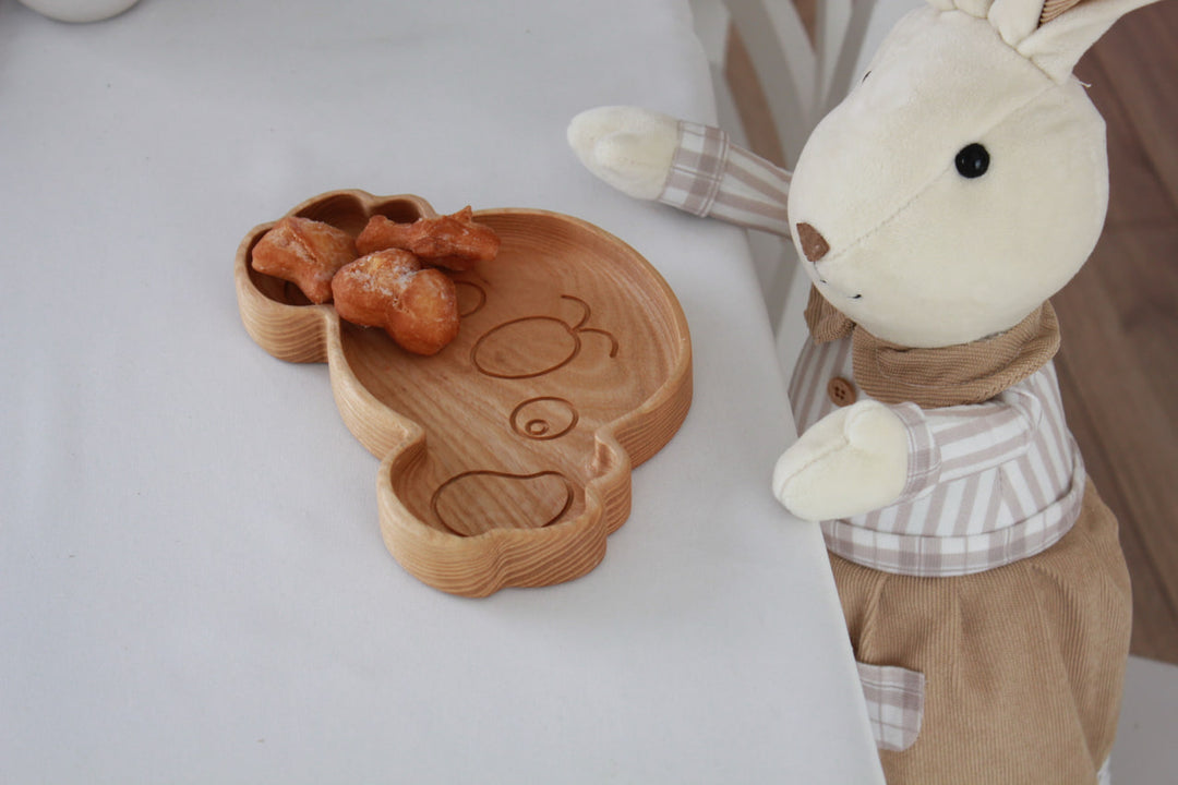 Wooden-toddler-plate-natural-and-comfortable