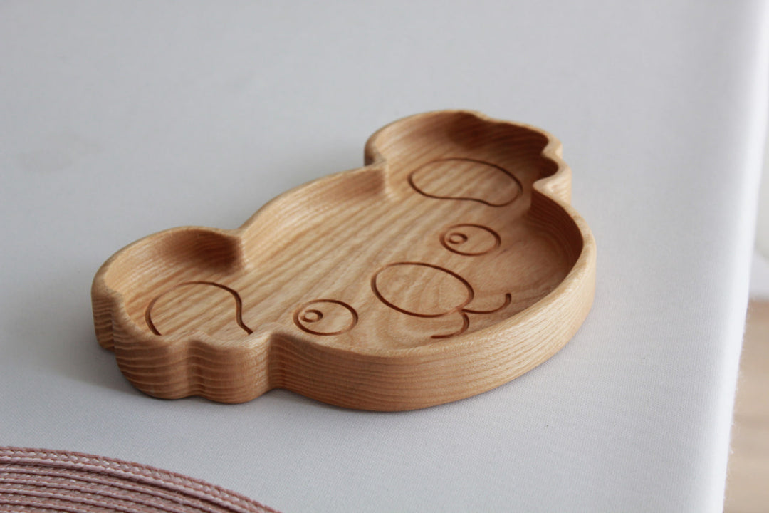 Wooden-toddler-plate-natural-and-comfortable