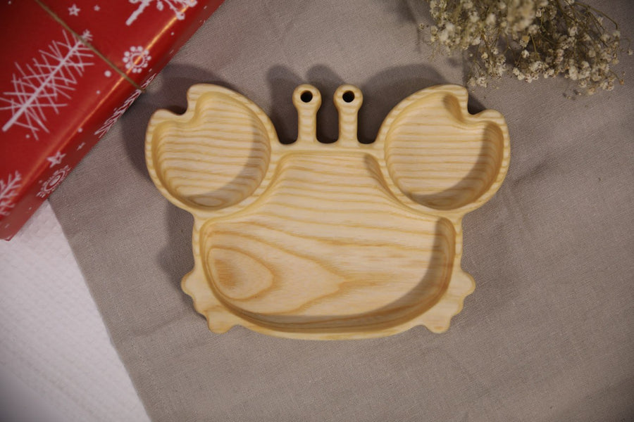 Durable-and-safe-wooden-dish-for-kids
