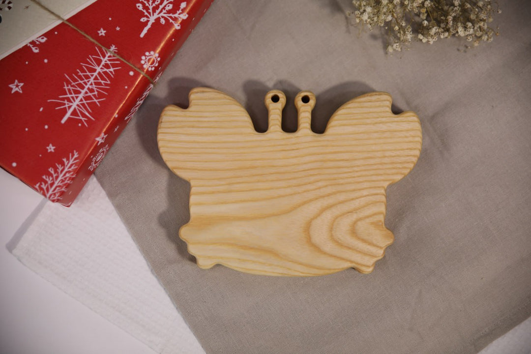 Durable-and-safe-wooden-dish-for-kids