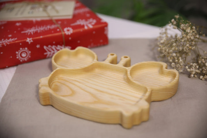 Durable-and-safe-wooden-dish-for-kids
