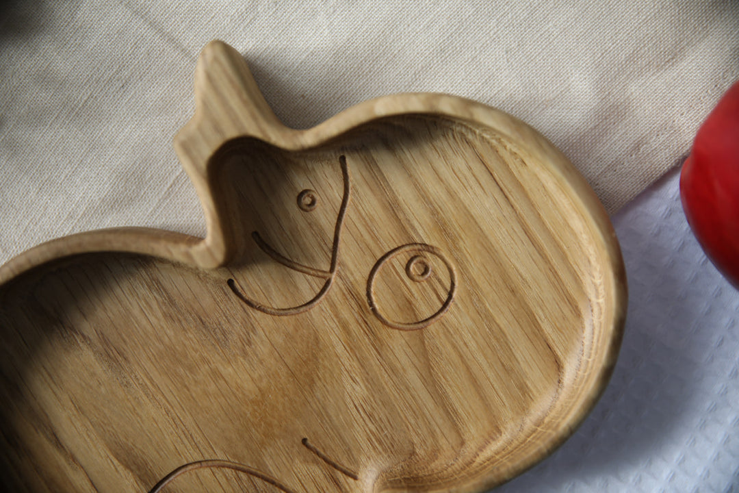 Adorable-wooden-baby-plate-ergonomic-and-natural