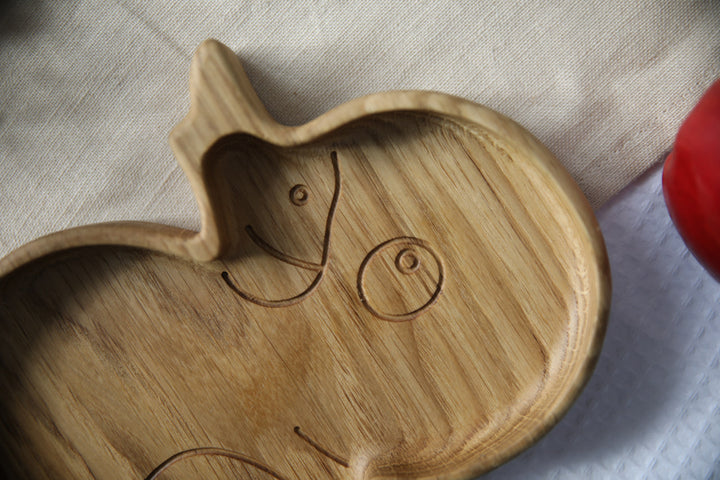 Adorable-wooden-baby-plate-ergonomic-and-natural