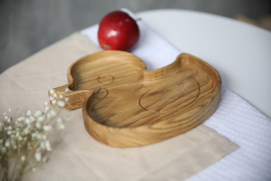 Adorable-wooden-baby-plate-ergonomic-and-natural