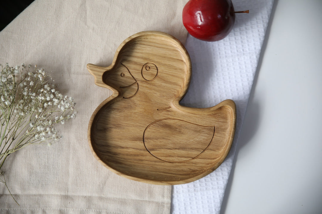 Adorable-wooden-baby-plate-ergonomic-and-natural