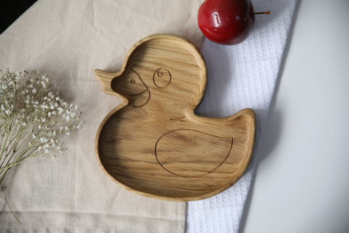 Adorable-wooden-baby-plate-ergonomic-and-natural