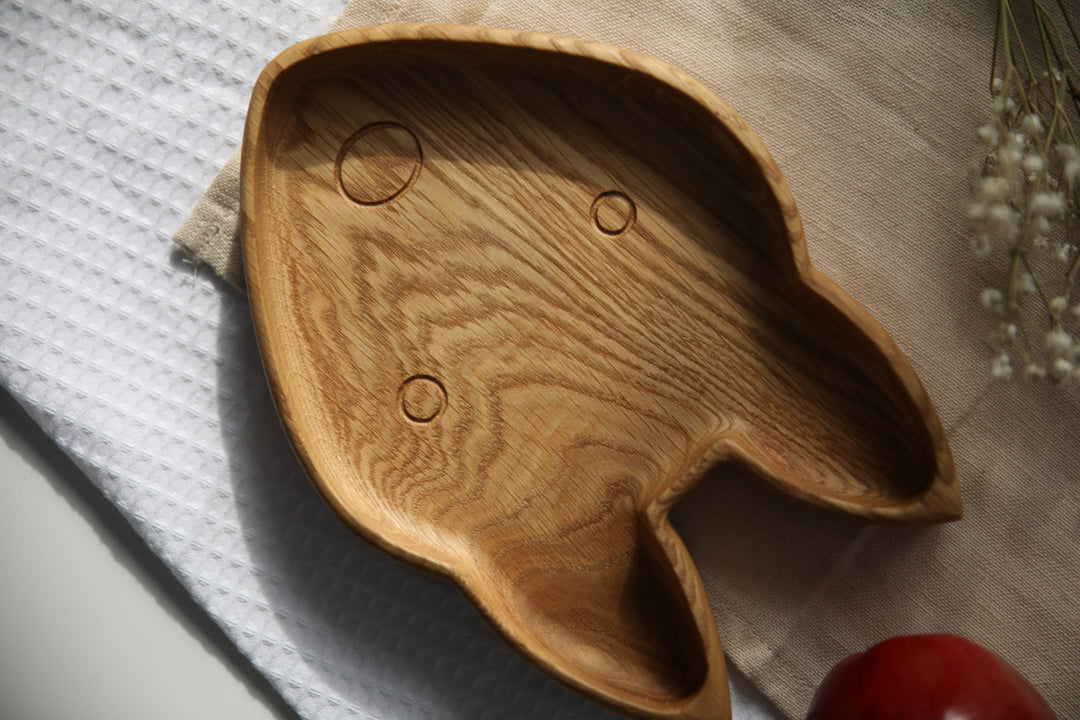 Safe-wooden-plate-for-baby's-first-meals
