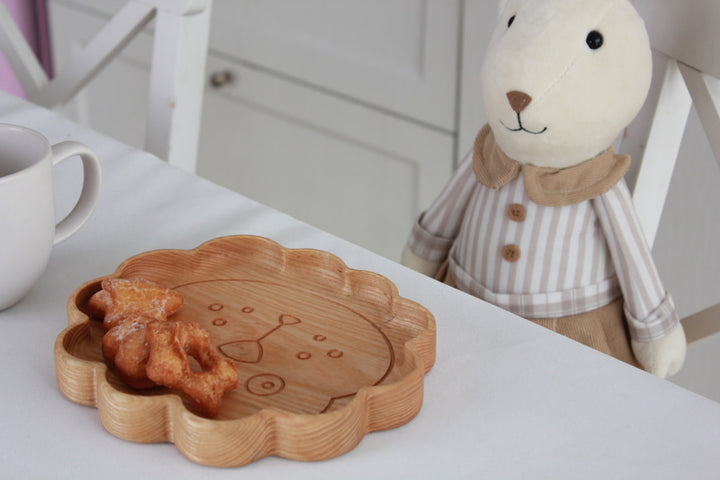 Durable-and-safe-wooden-dish-for-kids