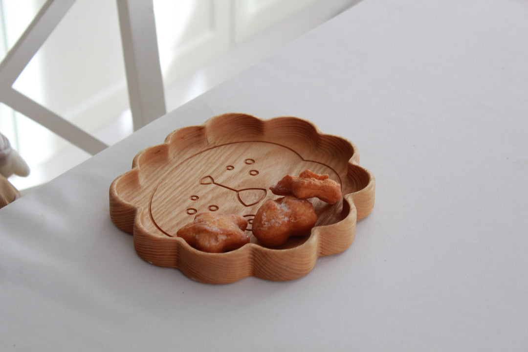 Durable-and-safe-wooden-dish-for-kids