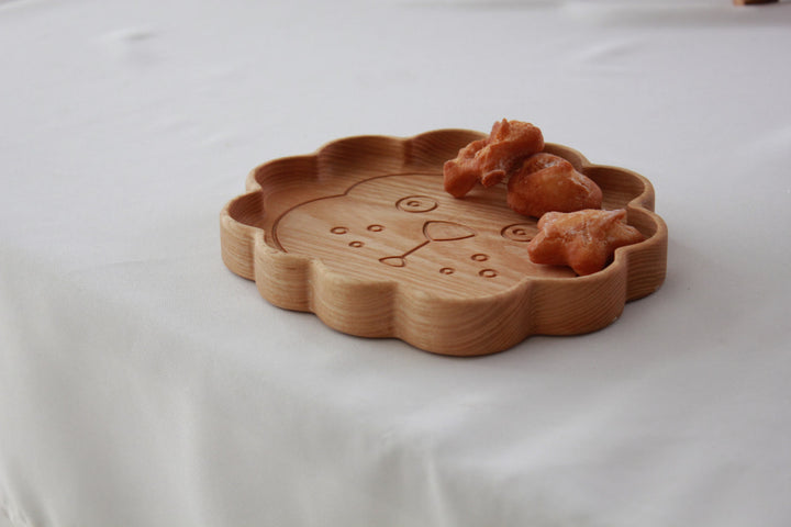 Durable-and-safe-wooden-dish-for-kids