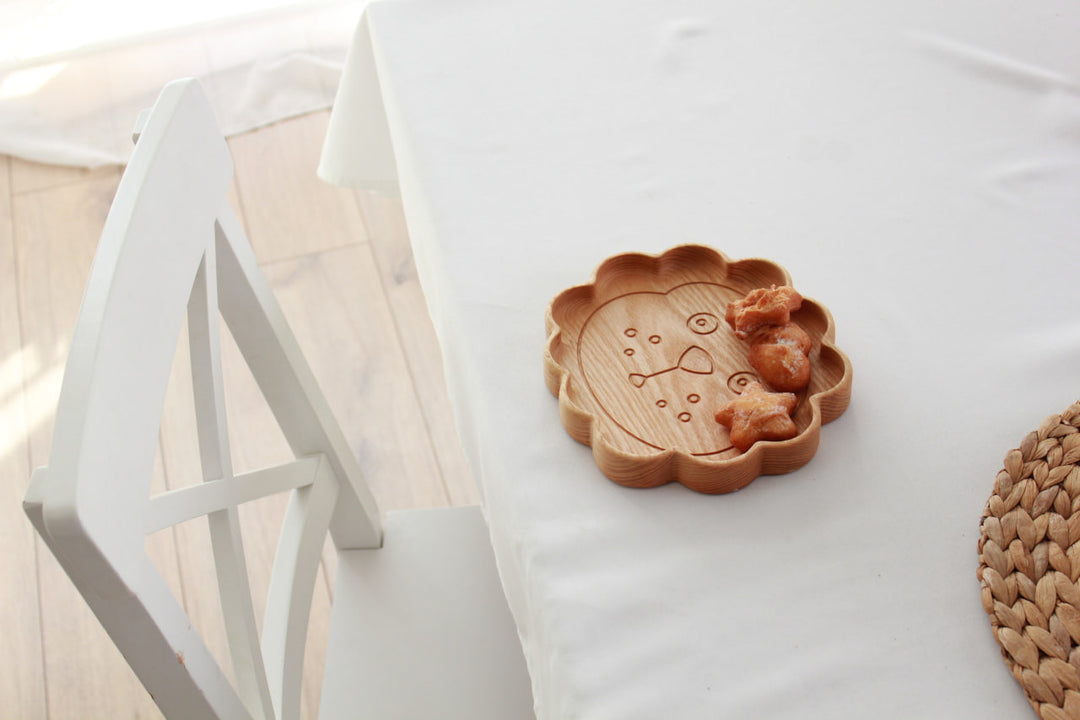 Durable-and-safe-wooden-dish-for-kids