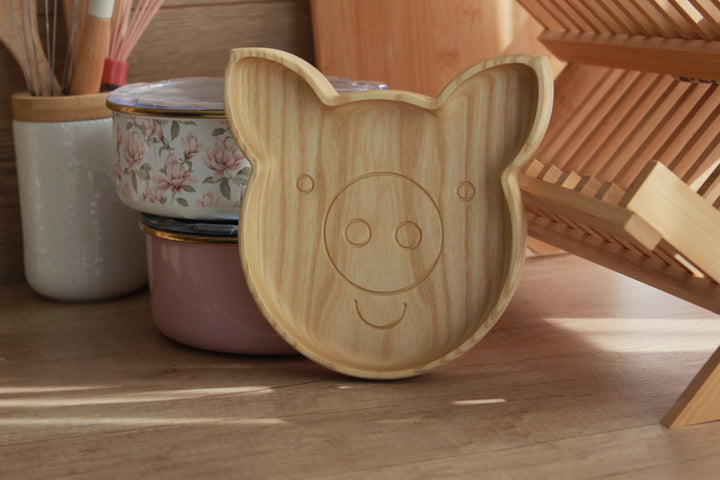 Wooden-toddler-plate-natural-and-comfortable