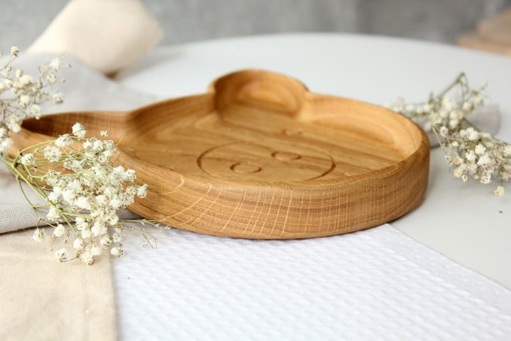 Wooden-toddler-plate-natural-and-comfortable