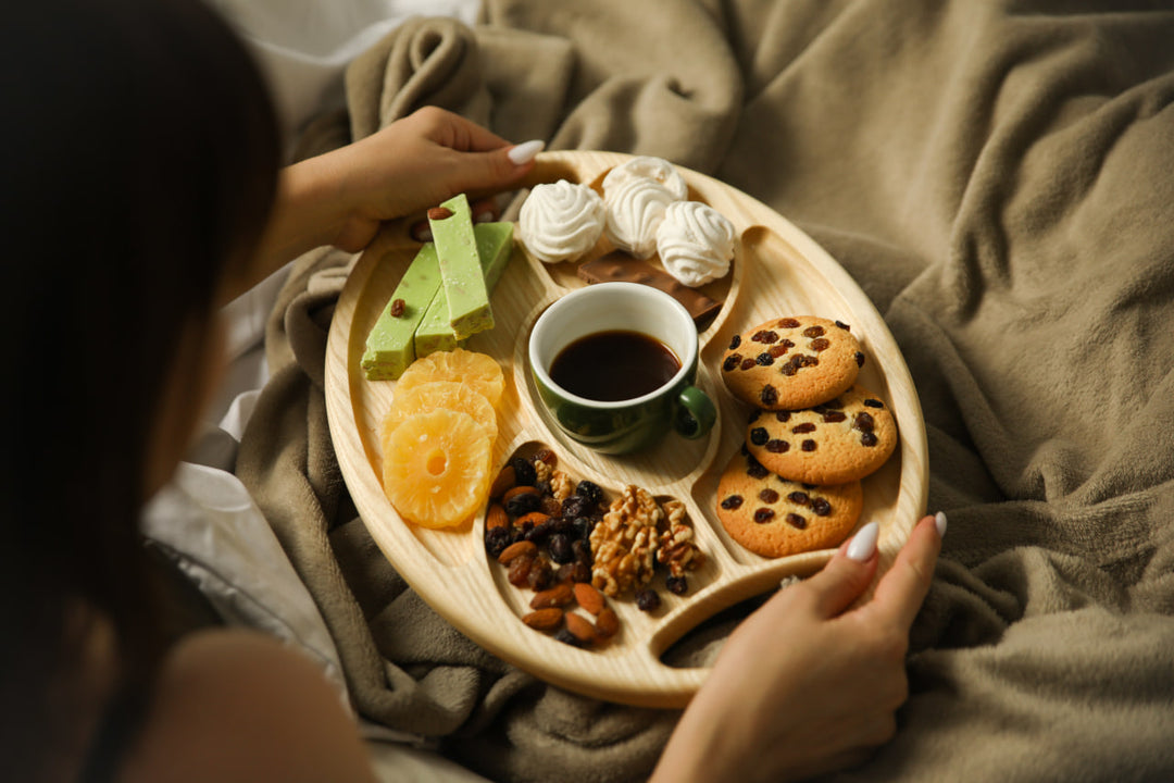 Natural-wood-serving-board-with-handles-eco-friendly-tray-for-food-presentation-and-party-serving