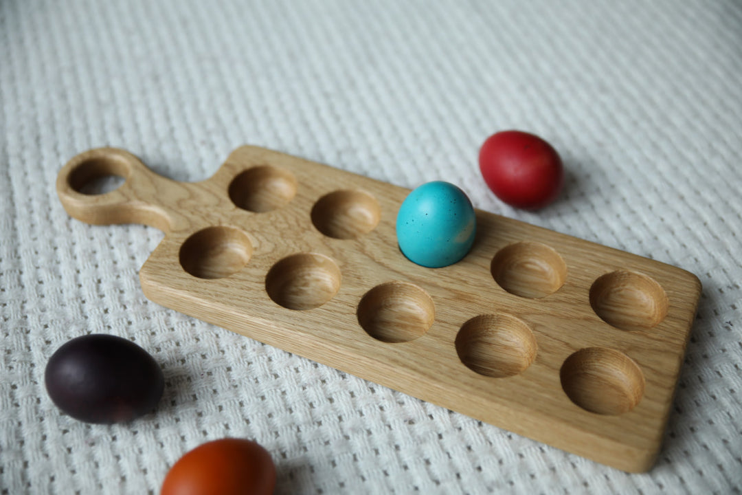 Wooden-Easter-egg-holder-perfect-for-displaying-and-decorating-eggs
