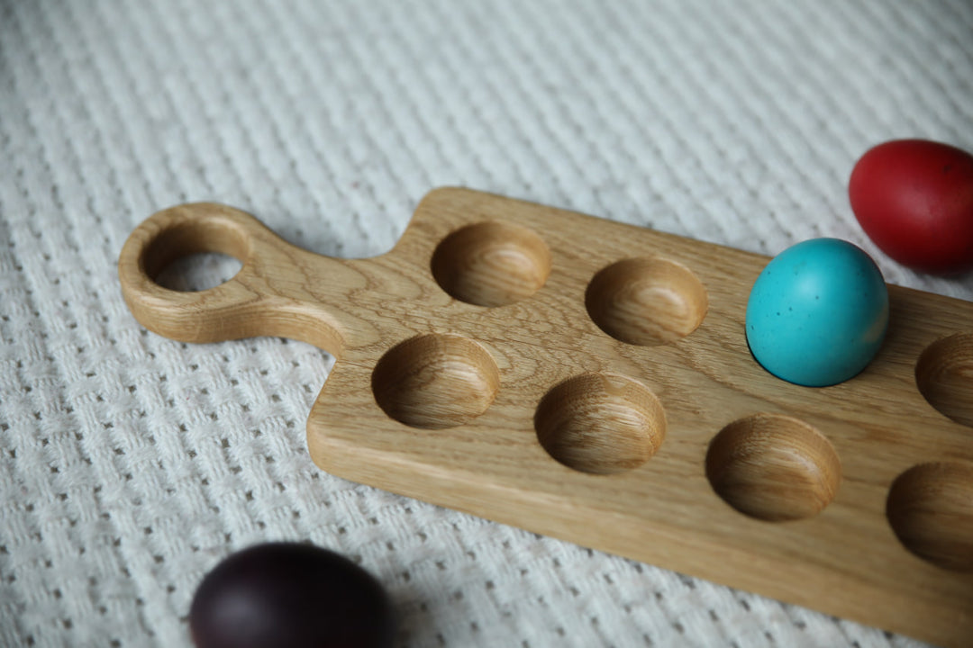 Wooden-Easter-egg-holder-perfect-for-displaying-and-decorating-eggs