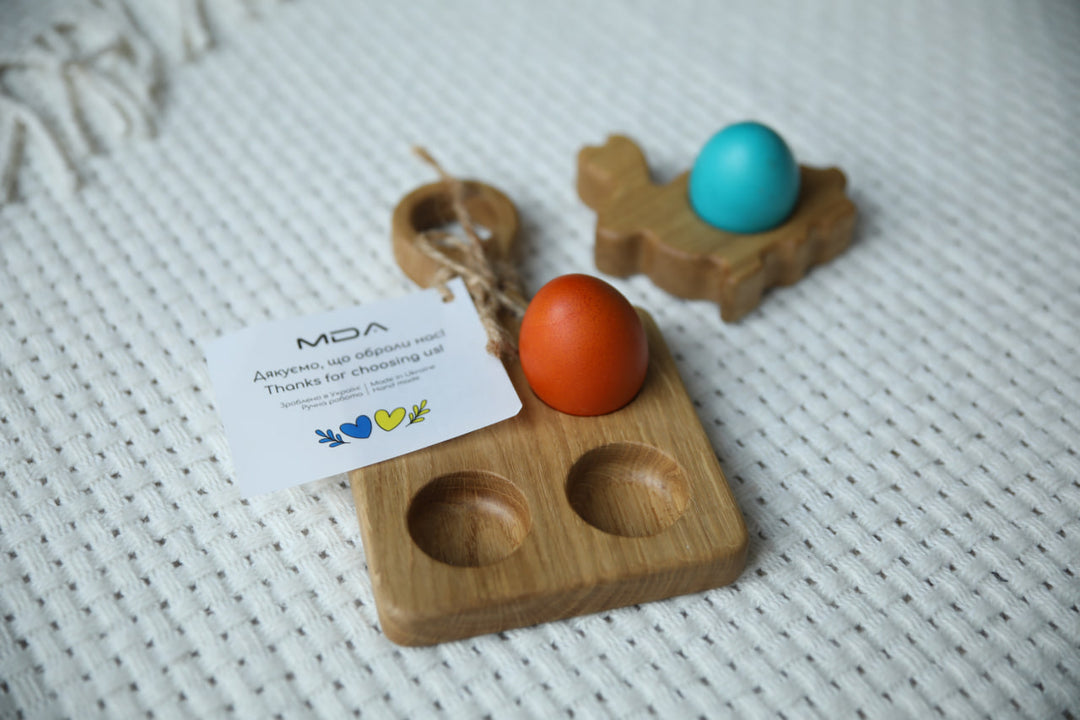 Wooden-Easter-egg-holder-perfect-for-displaying-and-decorating-eggs