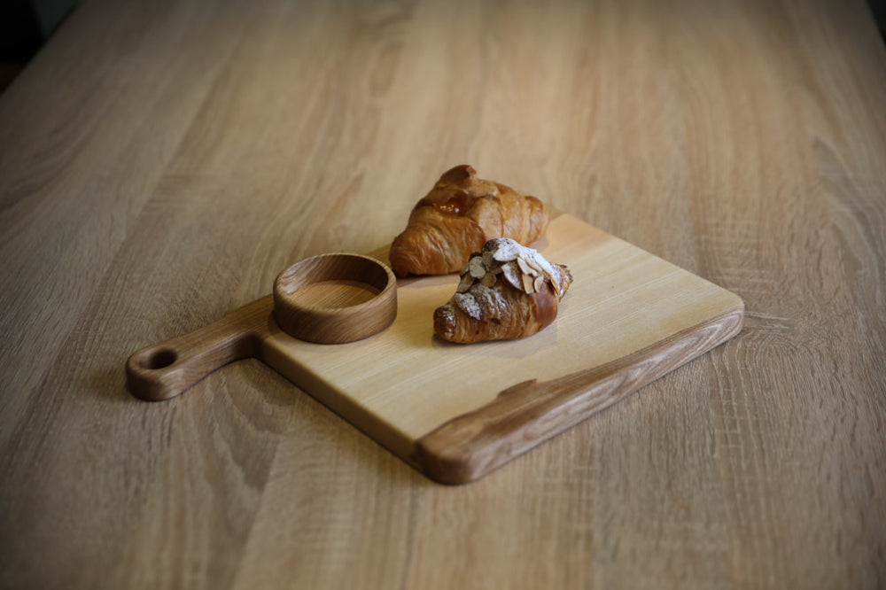 Large-ash-oak-cutting-board-professional-grade-kitchen-tool