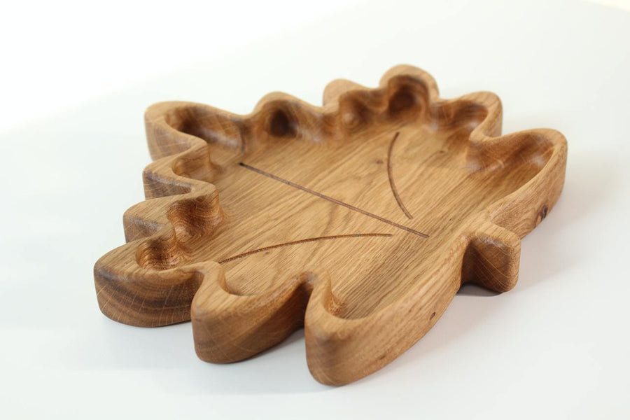 Minimalist-wooden-baby-plate-and-utensils