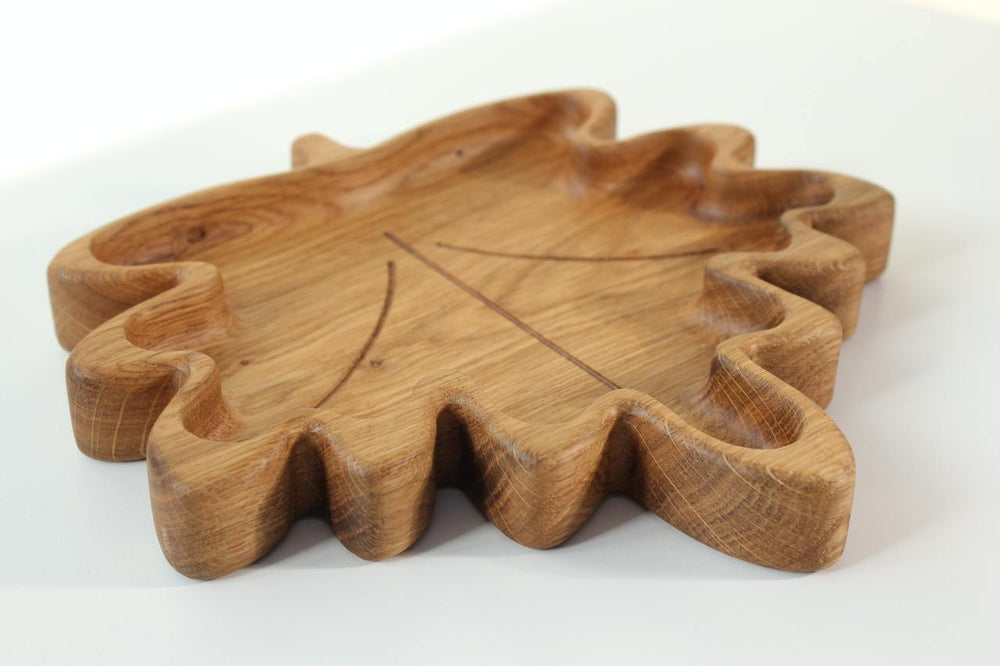 Minimalist-wooden-baby-plate-and-utensils