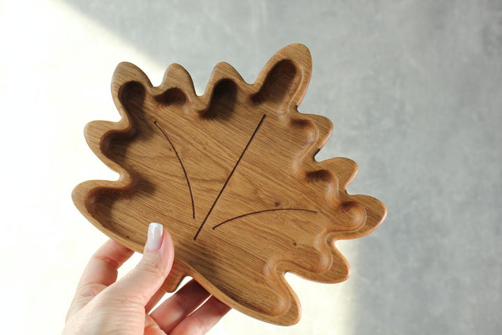 Minimalist-wooden-baby-plate-and-utensils