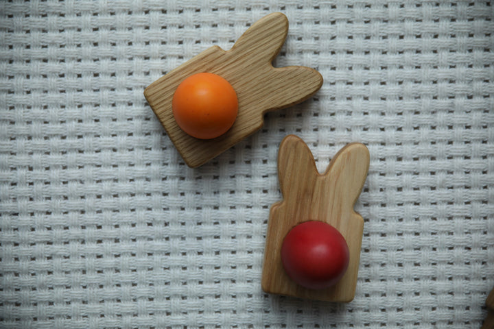 Wooden stand for krashanka Ears