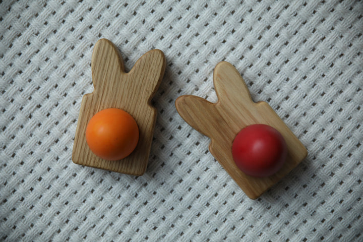 Wooden stand for krashanka Ears