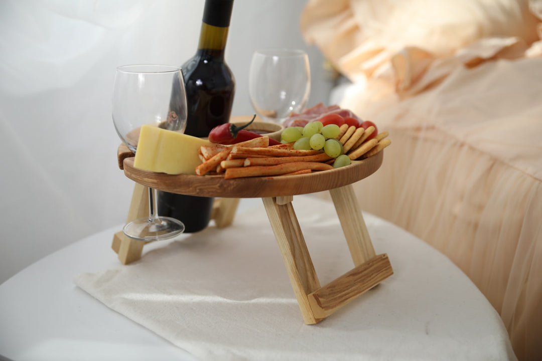 Foldable-wooden-table-for-wine-lovers