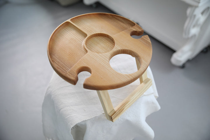 Foldable-wooden-table-for-wine-lovers