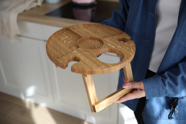 Foldable-wooden-table-for-wine-lovers