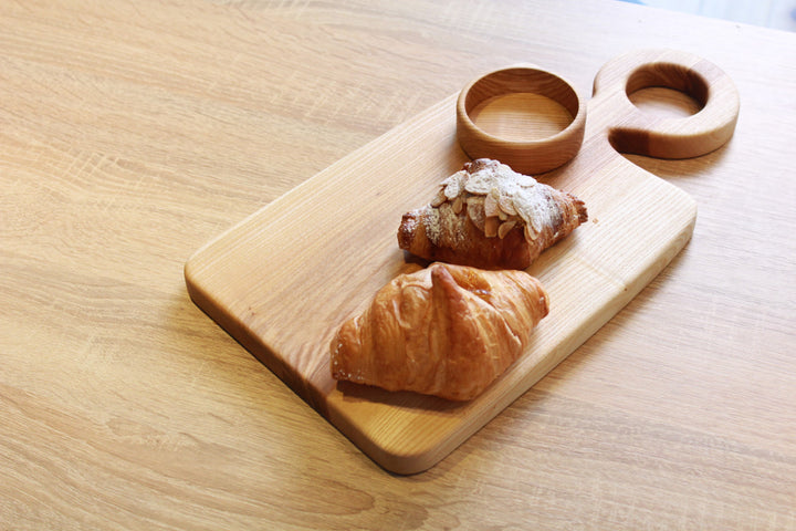 Luxury-wooden-serving-tray-stylish-and-functional